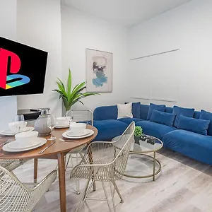 Apartment Luxurious 3bd In Heart Of Downtown Free Parking On-site 5 Min Walk To Bell Center Montreal