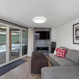 Holiday home Tranquil Oasis 2 Bedroom With Pool View, Victoria